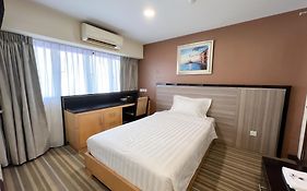 Hotel Zamburger Street Food Melaka